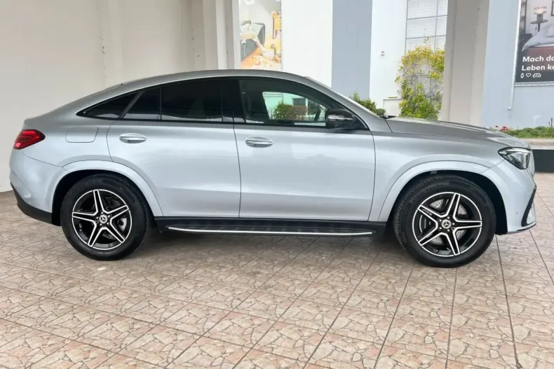 Mercedes-Benz GLE 400 din 2023 cu 6.047 km - oferta MER172417 - foto 3