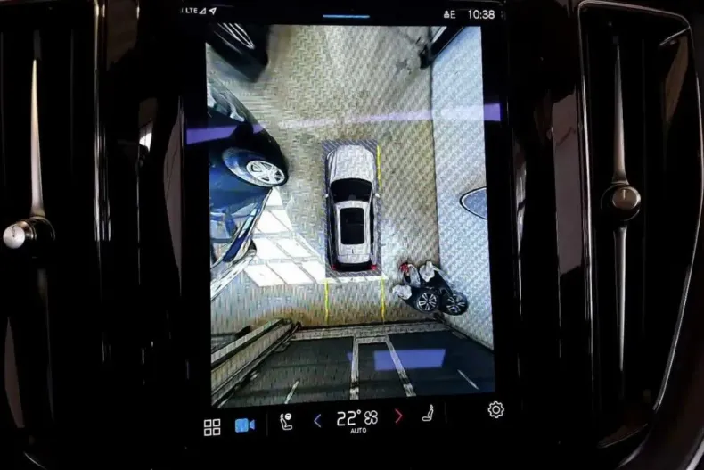 Volvo XC60 din 2022 cu 45.342 km - oferta VOL172423 - foto 4