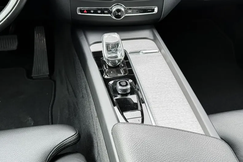 Volvo XC60 din 2022 cu 51.781 km - oferta VOL172424 - foto 14