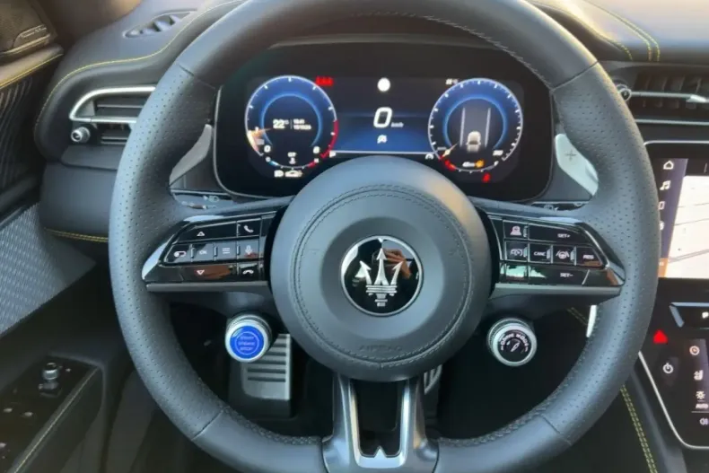 Maserati Grecale din 2025 cu 16.999 km - oferta MAS172449 - foto 9