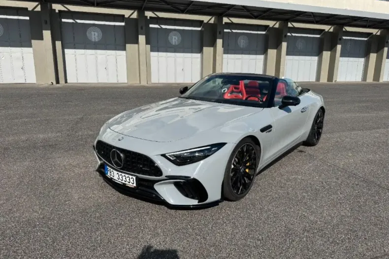 Mercedes-Benz SL 63 AMG din 2023 cu 29.000 km - oferta MER172454 - foto 1