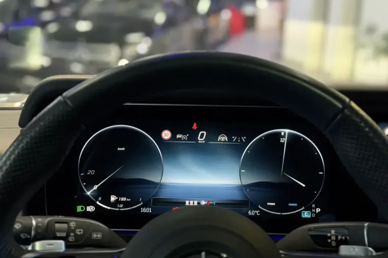 Mercedes-Benz G 450 din 2025 cu 20.600 km - oferta MER172456 - foto 24