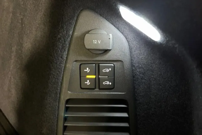 Volkswagen Touareg din 2021 cu 95.507 km - oferta VOL172457 - foto 26