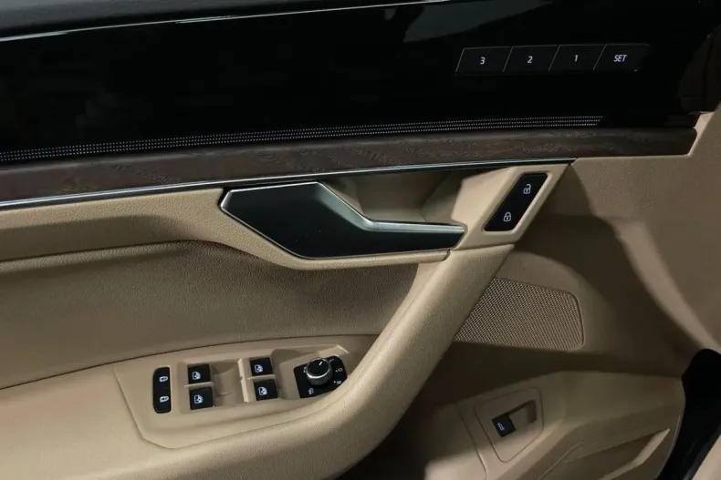 Volkswagen Touareg din 2021 cu 95.507 km - oferta VOL172457 - foto 28