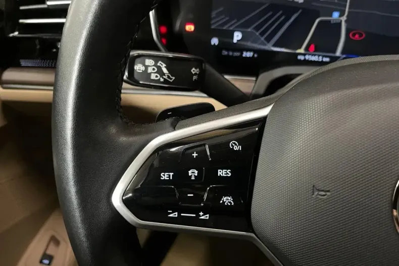 Volkswagen Touareg din 2021 cu 95.507 km - oferta VOL172457 - foto 30