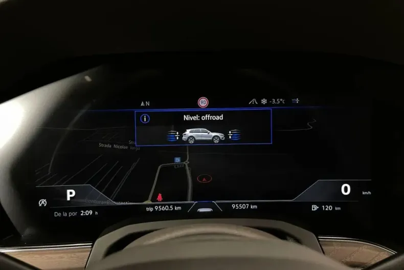 Volkswagen Touareg din 2021 cu 95.507 km - oferta VOL172457 - foto 34