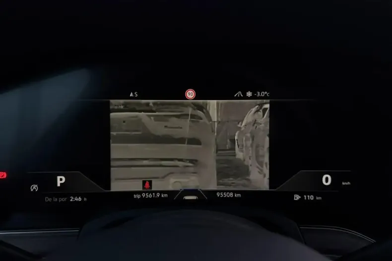 Volkswagen Touareg din 2021 cu 95.507 km - oferta VOL172457 - foto 36