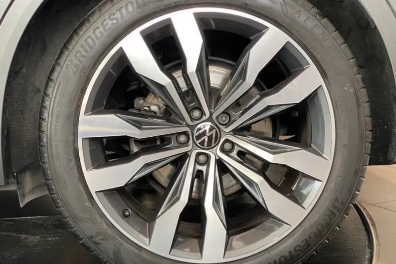 Volkswagen Touareg din 2023 cu 55.287 km - oferta VOL172464 - foto 7