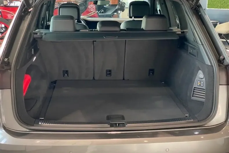 Volkswagen Touareg din 2023 cu 55.287 km - oferta VOL172464 - foto 27