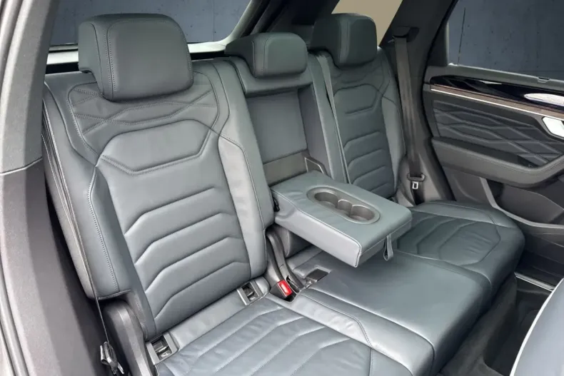 Volkswagen Touareg din 2022 cu 74.844 km - oferta VOL172467 - foto 17