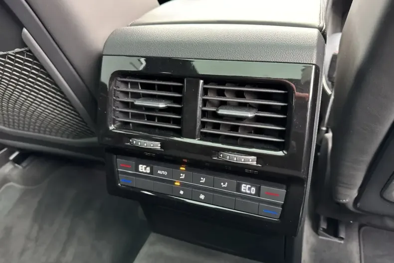 Volkswagen Touareg din 2022 cu 74.844 km - oferta VOL172467 - foto 19