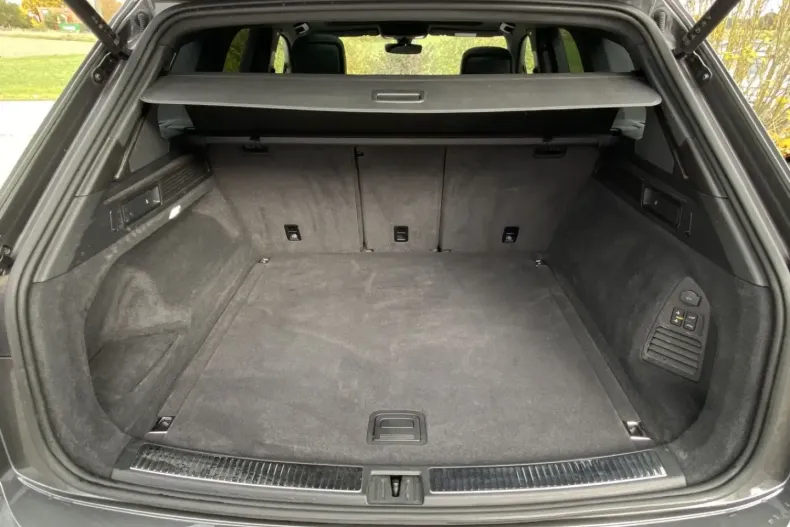 Volkswagen Touareg din 2021 cu 45.514 km - oferta VOL172468 - foto 11