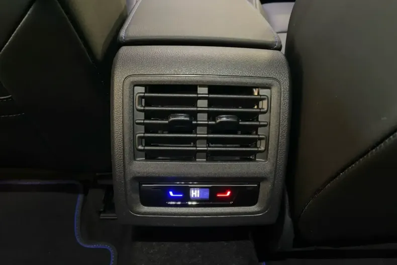 Volkswagen Golf din 2025 cu 9.850 km - oferta VOL172470 - foto 9