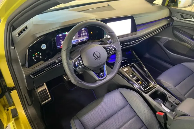 Volkswagen Golf din 2025 cu 9.850 km - oferta VOL172470 - foto 15