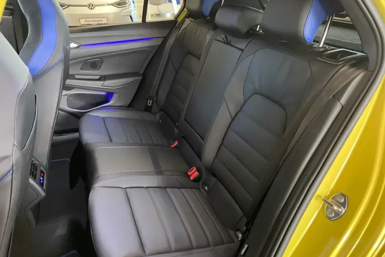 Volkswagen Golf din 2025 cu 9.850 km - oferta VOL172470 - foto 17