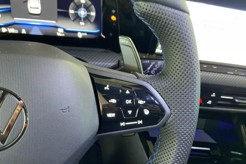 Volkswagen Golf din 2025 cu 9.850 km - oferta VOL172470 - foto 19