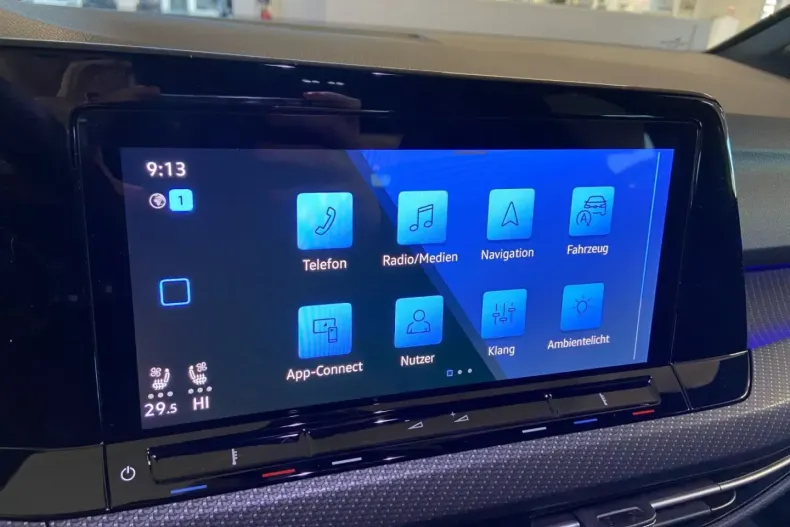 Volkswagen Golf din 2025 cu 9.850 km - oferta VOL172470 - foto 22