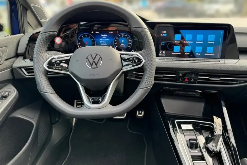 Volkswagen Golf din 2024 cu 5.200 km - oferta VOL172471 - foto 11