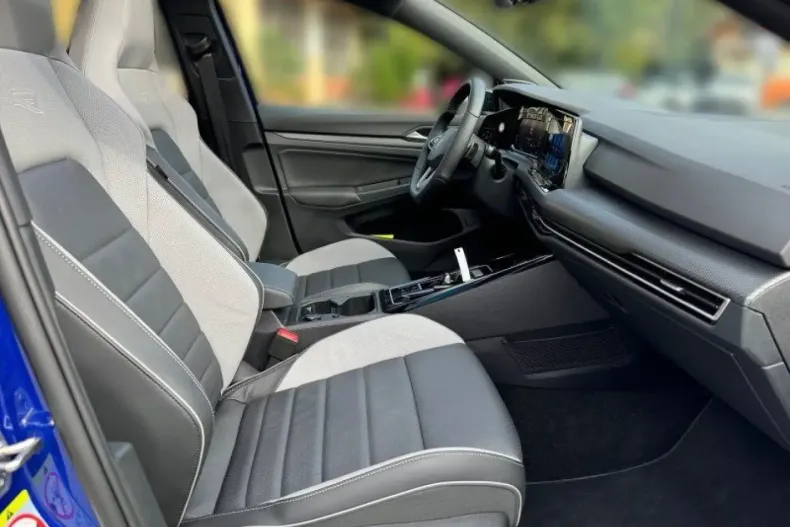 Volkswagen Golf din 2024 cu 5.200 km - oferta VOL172471 - foto 15