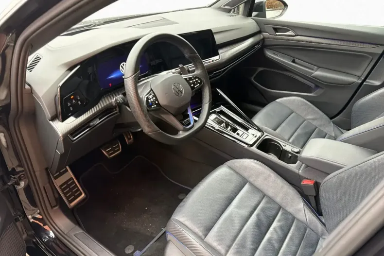 Volkswagen Golf din 2023 cu 29.600 km - oferta VOL172473 - foto 6