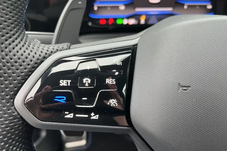 Volkswagen Golf din 2023 cu 22.651 km - oferta VOL172474 - foto 18