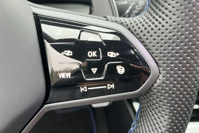 Volkswagen Golf din 2023 cu 22.651 km - oferta VOL172474 - foto 19