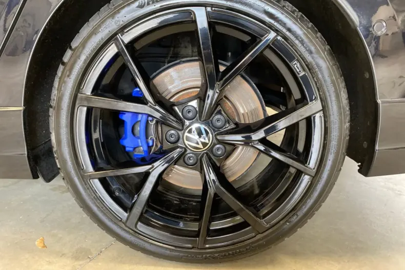 Volkswagen Golf din 2023 cu 38.648 km - oferta VOL172475 - foto 3