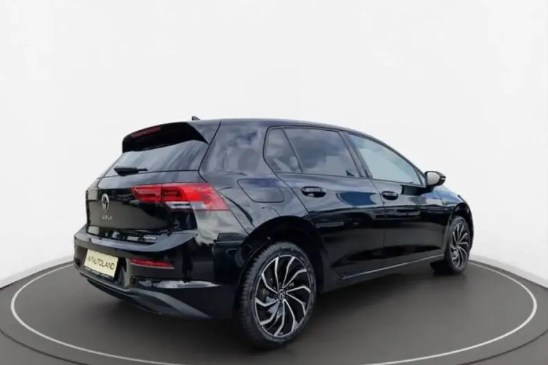 Volkswagen Golf din 2024 cu 27.304 km - oferta VOL172476 - foto 4