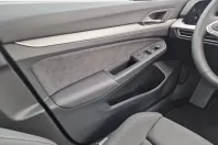 Volkswagen Golf din 2024 cu 27.304 km - oferta VOL172476 - foto 9