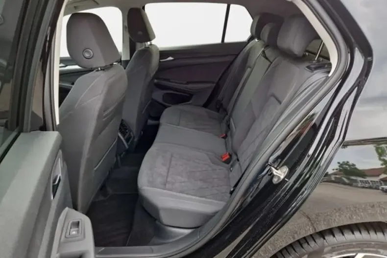 Volkswagen Golf din 2024 cu 27.304 km - oferta VOL172476 - foto 10