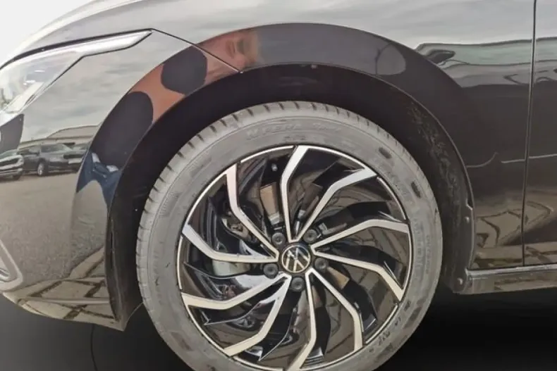 Volkswagen Golf din 2024 cu 27.304 km - oferta VOL172476 - foto 15