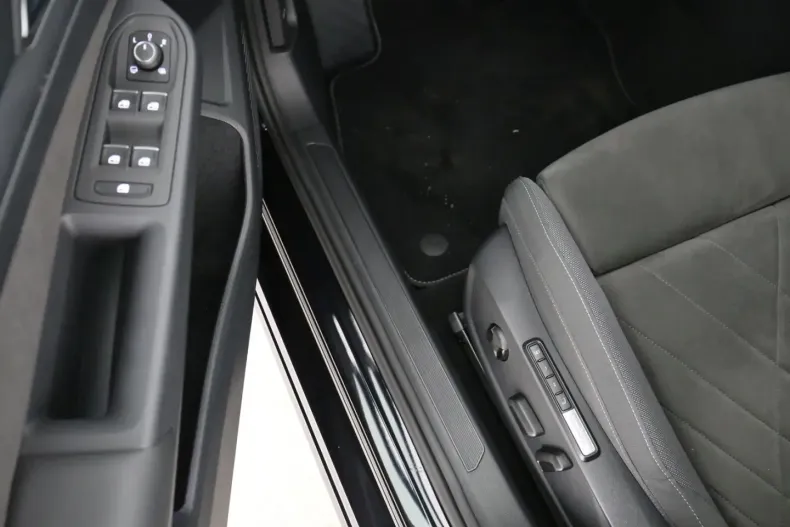 Volkswagen Golf din 2022 cu 44.839 km - oferta VOL172478 - foto 16