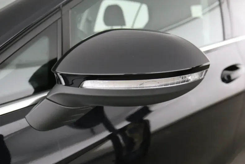 Volkswagen Golf din 2022 cu 44.839 km - oferta VOL172478 - foto 19