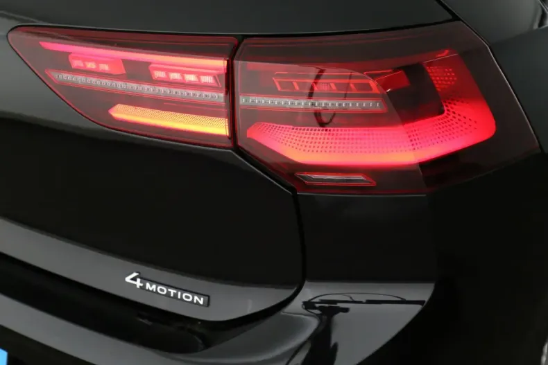 Volkswagen Golf din 2022 cu 44.839 km - oferta VOL172478 - foto 21