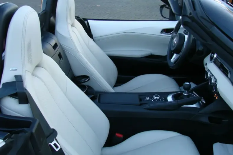 Mazda MX-5 din 2022 cu 10.139 km - oferta MAZ172482 - foto 16