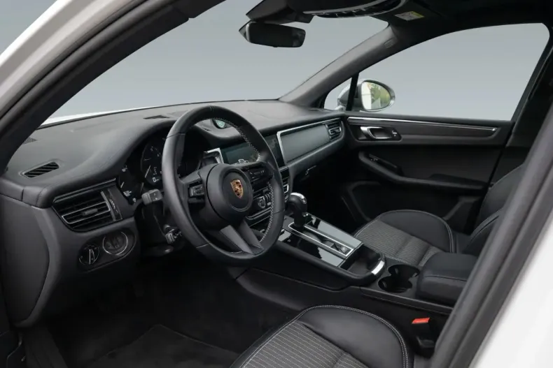 Porsche Macan din 2024 cu 13.800 km - oferta POR172522 - foto 4