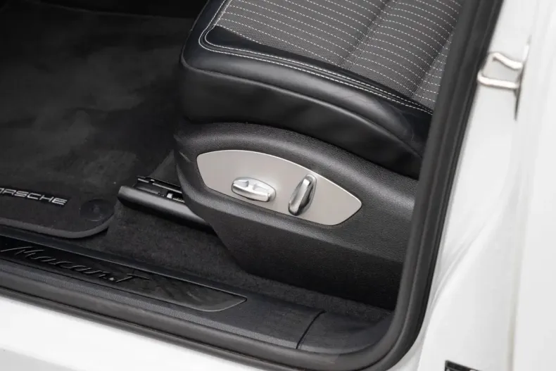 Porsche Macan din 2024 cu 13.800 km - oferta POR172522 - foto 19