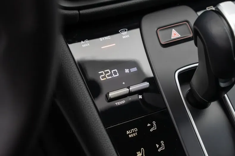 Porsche Macan din 2024 cu 13.800 km - oferta POR172522 - foto 35