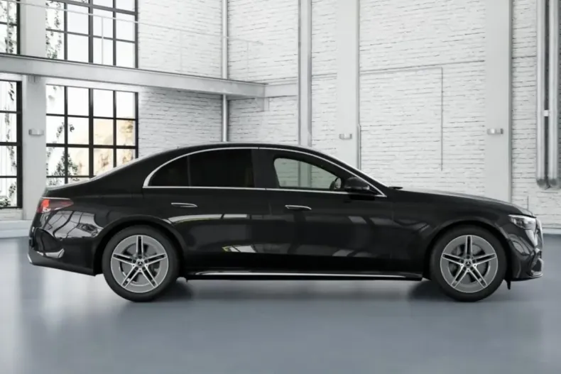 Mercedes-Benz E 300 din 2024 cu 25.626 km - oferta MER172529 - foto 1