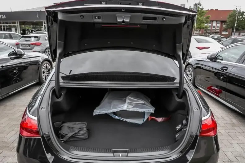 Mercedes-Benz E 300 din 2024 cu 19.999 km - oferta MER172530 - foto 8