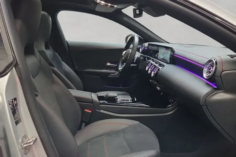 Mercedes-Benz CLA 250 din 2024 cu 38.184 km - oferta MER172535 - foto 18