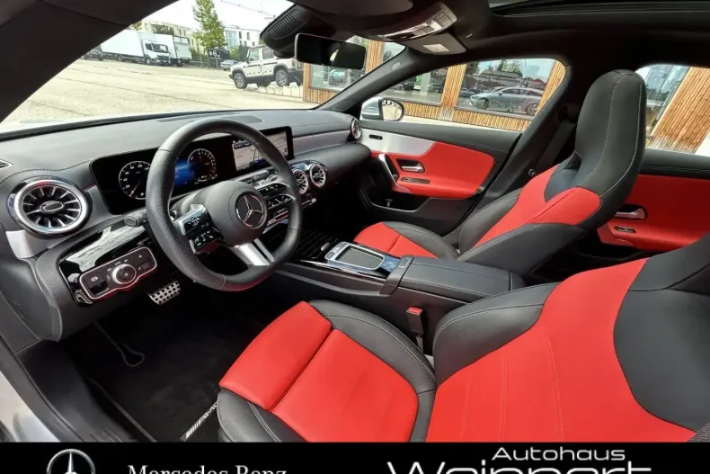 Mercedes-Benz CLA 250 din 2024 cu 11.276 km - oferta MER172537 - foto 2