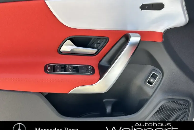 Mercedes-Benz CLA 250 din 2024 cu 11.276 km - oferta MER172537 - foto 5