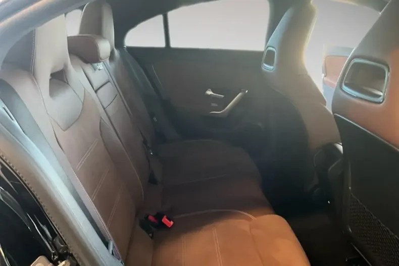 Mercedes-Benz CLA 250 din 2025 cu 10.000 km - oferta MER172538 - foto 3