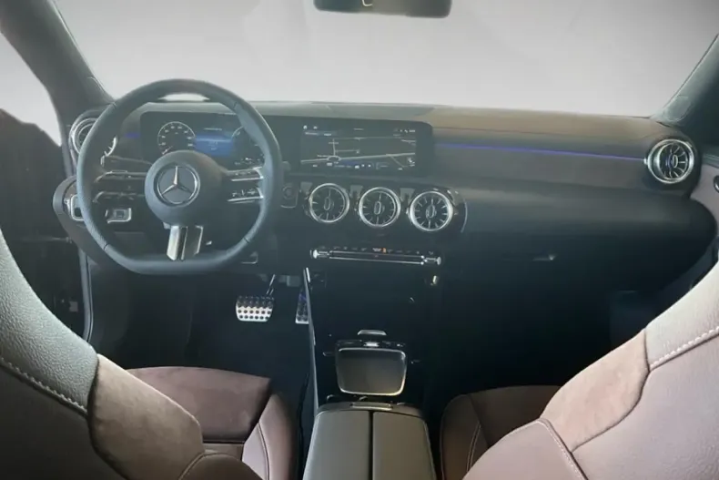 Mercedes-Benz CLA 250 din 2025 cu 10.000 km - oferta MER172538 - foto 11