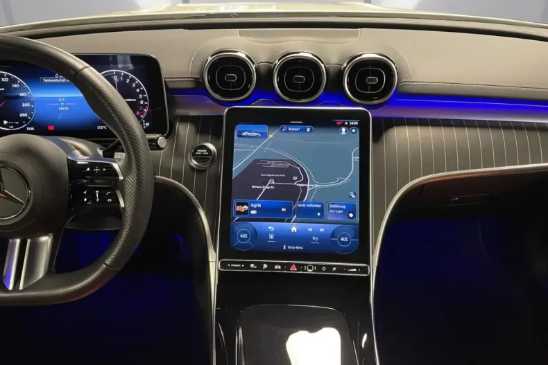 Mercedes-Benz C 300 din 2024 cu 18.427 km - oferta MER172544 - foto 11