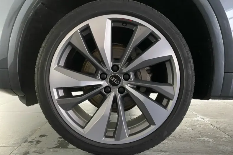 Audi Q5 din 2023 cu 45.605 km - oferta AUD172546 - foto 3