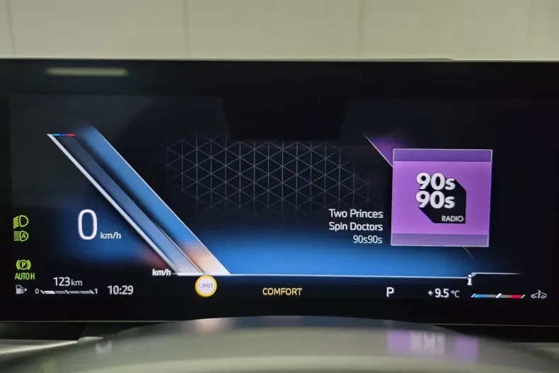 BMW 320 din 2024 cu 24.900 km - oferta BMW172555 - foto 50