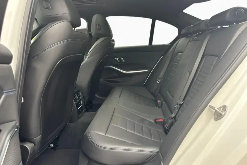 BMW 330 din 2025 cu 24.506 km - oferta BMW172558 - foto 12