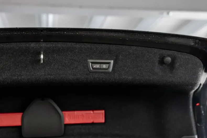 BMW 320 din 2024 cu 14.398 km - oferta BMW172561 - foto 10